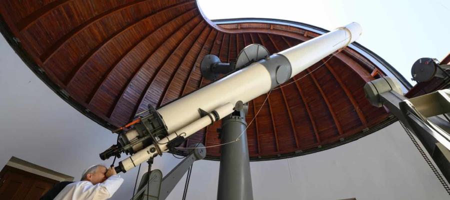 Papa visita el Observatorio vaticano en aniversario de la llegada del hombre a la luna Papa visita el Observatorio vaticano en aniversario de la llegada del hombre a la luna