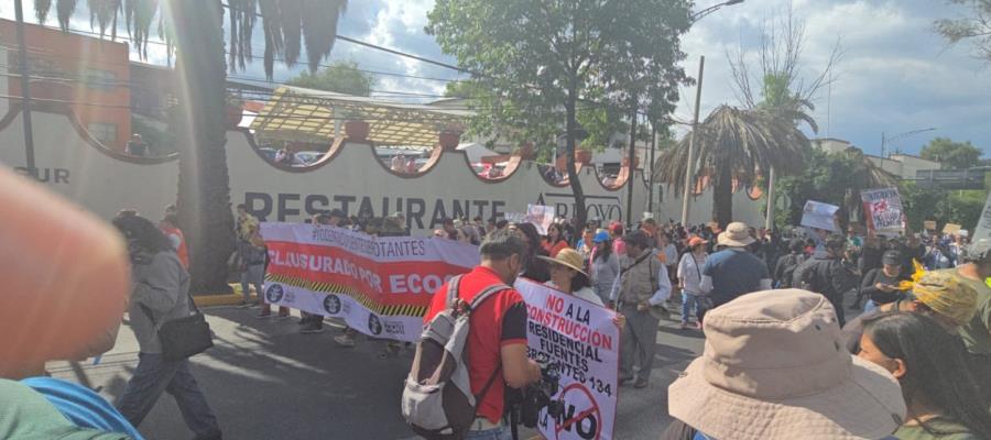 "Vivienda para vivir, no para invertir", cientos de personas marchan contra gentrificación en la CDMX