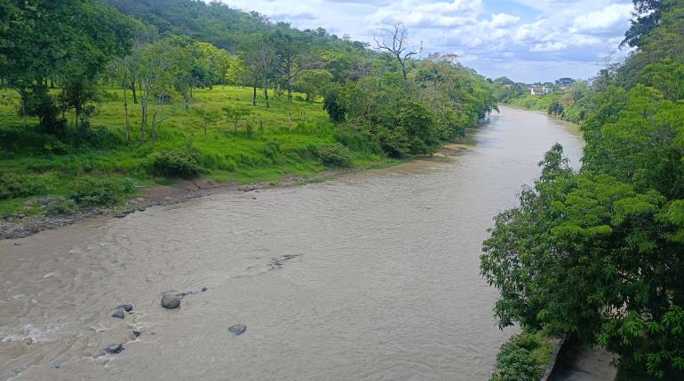 Chubascos con lluvias fuertes y ambiente caluroso se prevé este lunes en Tabasco: SMN