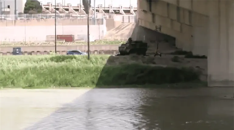 Genera tensión presencia de tanques de EE.UU. en frontera con Nuevo Laredo