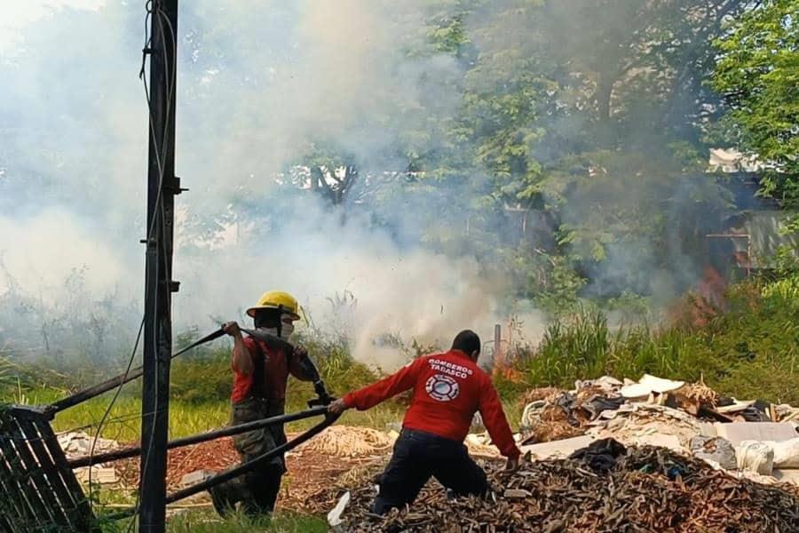 De nuevo, incendio de pastizal cubre de humo parte de Villahermosa De nuevo, incendio de pastizal cubre de humo parte de Villahermosa