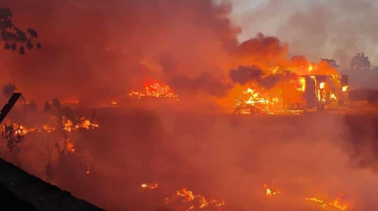 Se incendian instalaciones de empresa en Jalpa
