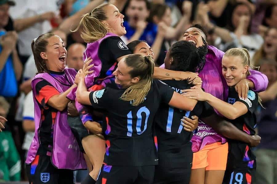 Inglaterra remonta a Italia y se mete a la final de la Eurocopa Femenina Inglaterra remonta a Italia y se mete a la final de la Eurocopa Femenina