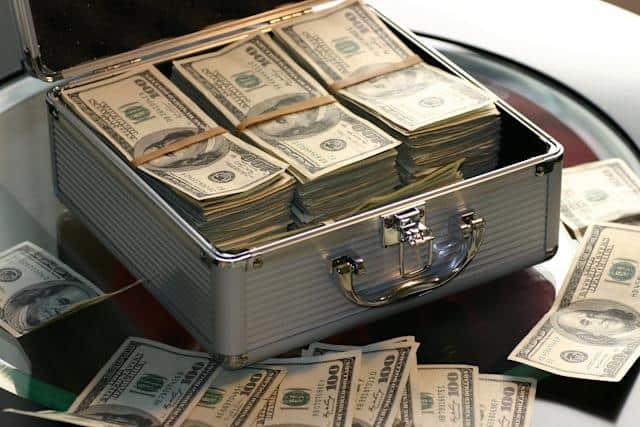 Calcula EE. UU. que en México se lavan 44 mil millones de dólares al año