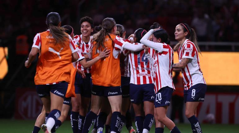 Jugadoras de Chivas femenil muestran inconformidad por videos del ´Chicharito´