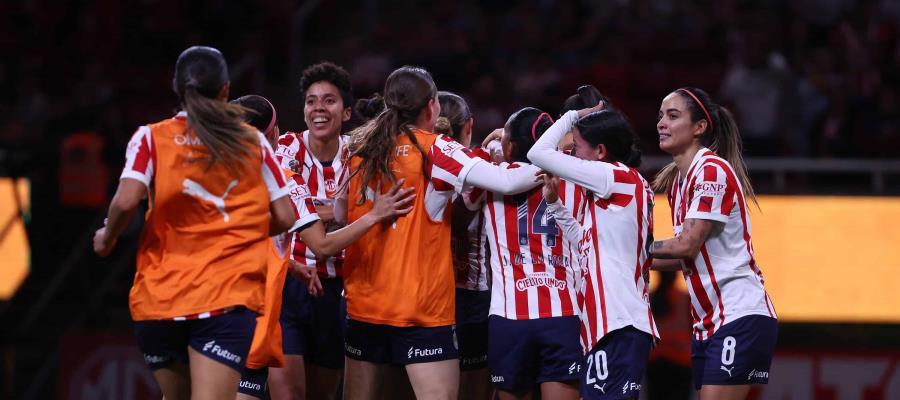 Jugadoras de Chivas femenil muestran inconformidad por videos del ´Chicharito´ Jugadoras de Chivas femenil muestran inconformidad por videos del ´Chicharito´