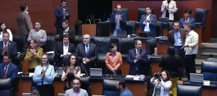 Rinden minuto de aplausos en honor a Ozzy Osbourne en el Senado