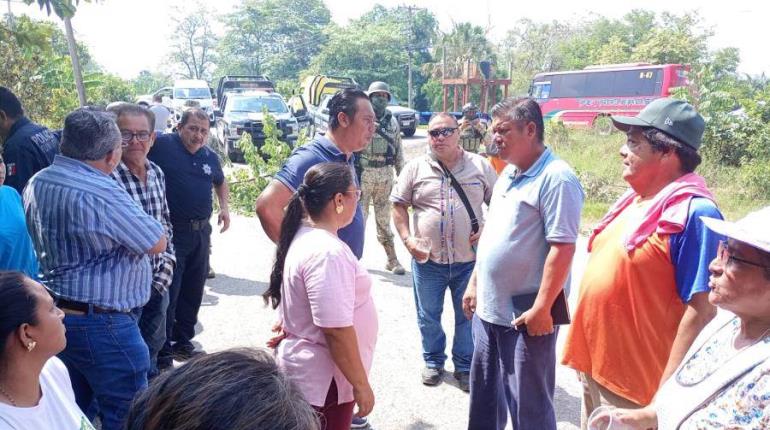 En Jalpa, bloquean paso a Pemex por incumplimiento de acuerdos