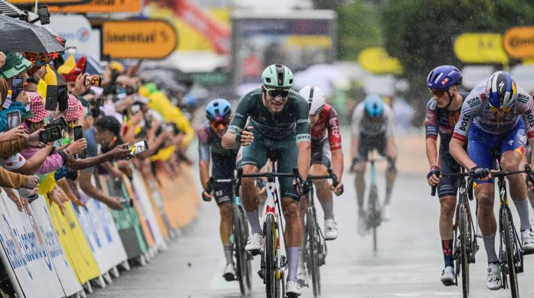 Jonathan Milan gana la etapa 17 del Tour de Francia