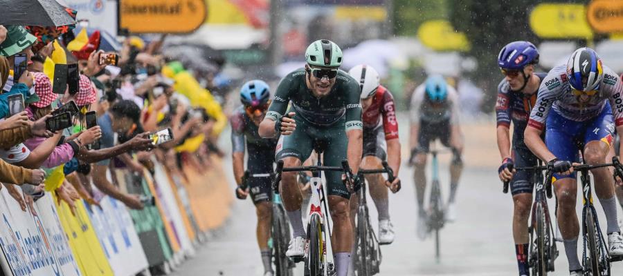 Jonathan Milan gana la etapa 17 del Tour de Francia
