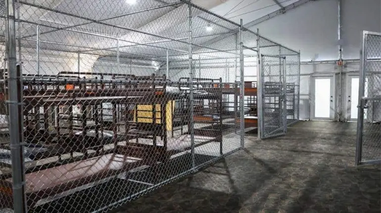 "No lo hab&iacute;an reportado" dice Sheinbaum sobre reporte de uso de jaulas a migrantes en Alligator Alcatraz