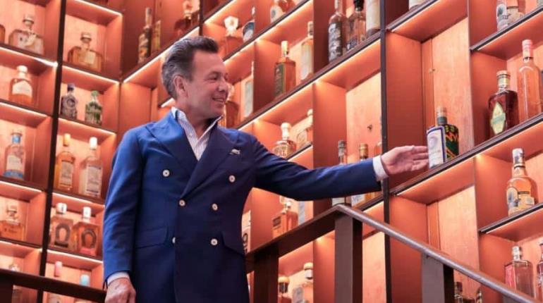 Reúnen 3,199 botellas de tequila en un solo lugar en Jalisco, y rompen Récord Guiness
