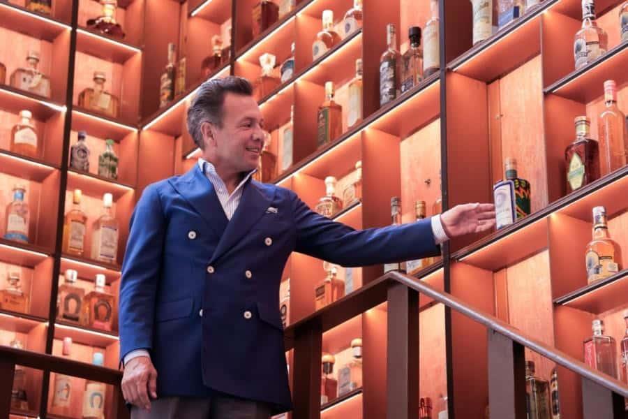 Reúnen 3,199 botellas de tequila en un solo lugar en Jalisco, y rompen Récord Guiness Reúnen 3,199 botellas de tequila en un solo lugar en Jalisco, y rompen Récord Guiness
