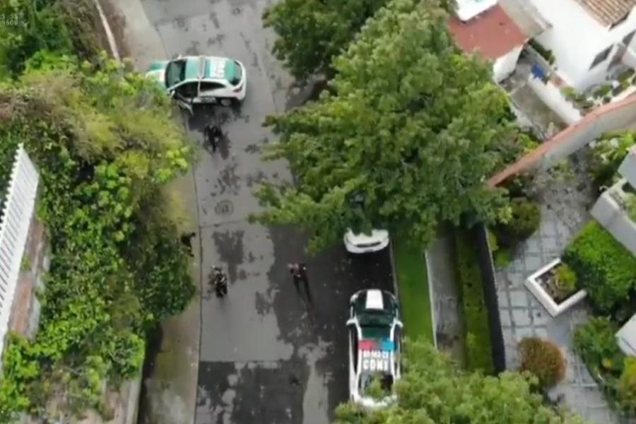 Tras persecución con apoyo de dron, SSC CDMX detiene a dos sujetos por presunto robo a vivienda Tras persecución con apoyo de dron, SSC CDMX detiene a dos sujetos por presunto robo a vivienda
