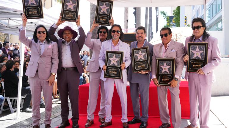 Felicita Gobierno de México a "Los Bukis" por su estrella en Hollywood