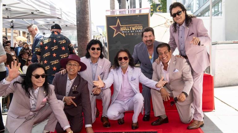 Los Bukis reciben su estrella en el Paseo de la Fama de Hollywood