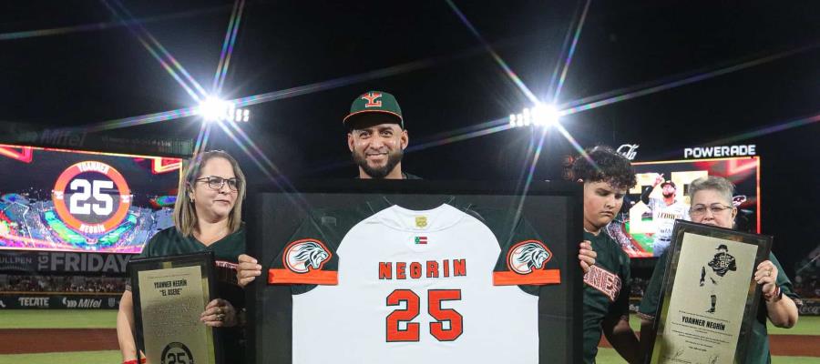 Leones de Yucatán retira el número 25 de Yoanner Negrín Leones de Yucatán retira el número 25 de Yoanner Negrín