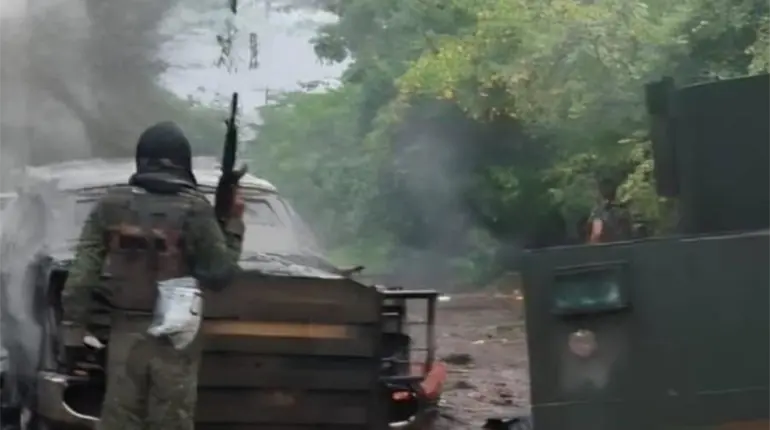 Con explosivos, CNJG ataca por séptimo día consecutivo a Apatzingán, Michoacán