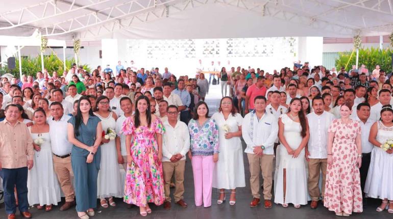 63 parejas se dan el sí en la Boda Colectiva 2025 en Centro