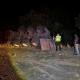 Tráiler cargado de maíz vuelca en la Villahermosa-Escárcega; fue rapiñado en minutos