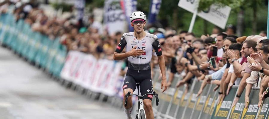 Isaac del Toro llega segundo en la Clásica de Ordizia y suma su tercer podio del mes