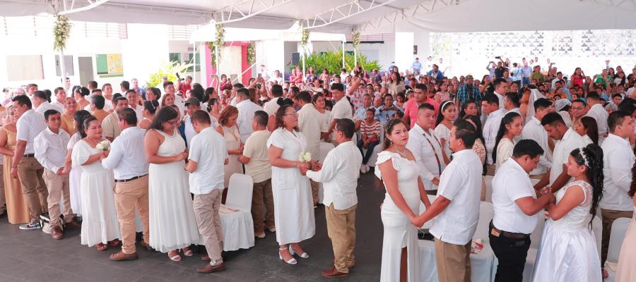 Anuncia Centro que nueva boda colectiva se realizará en diciembre Anuncia Centro que nueva boda colectiva se realizará en diciembre