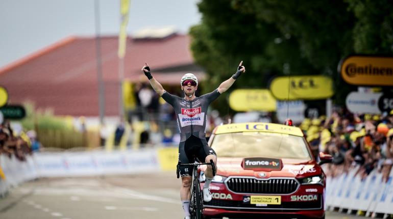 Kaden Groves gana la penúltima etapa del Tour de Francia