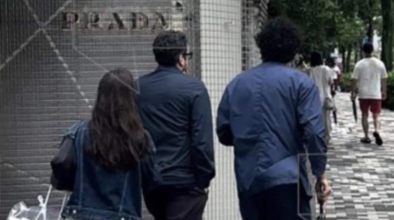 Comparten nuevas imágenes de Andy López en Tokio, saliendo de Prada y en hotel 5 estrellas