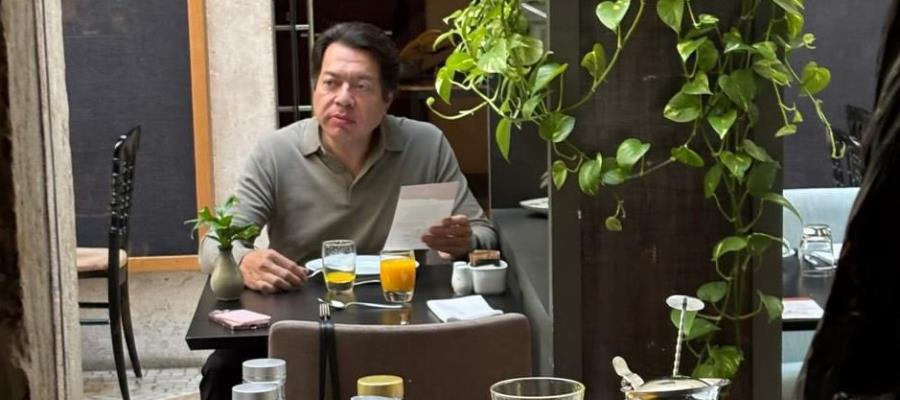 "Con pocas palabras" Mario Delgado reacciona a críticas por su viaje a Portugal "Con pocas palabras" Mario Delgado reacciona a críticas por su viaje a Portugal