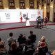 "Lo que diga la Corte". Sheinbaum habla de amparo de Lorenzo Córdova contra libros de texto