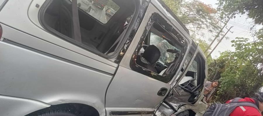 Accidente en la Villahermosa-Teapa deja una mujer muerta y 5 heridos Accidente en la Villahermosa-Teapa deja una mujer muerta y 5 heridos
