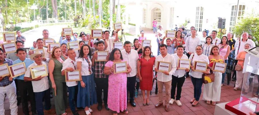 Galardonan a 39 artesanos ganadores del vigésimo séptimo Gran Concurso Estatal de Artesanías de Tabasco 2025 Galardonan a 39 artesanos ganadores del vigésimo séptimo Gran Concurso Estatal de Artesanías de Tabasco 2025