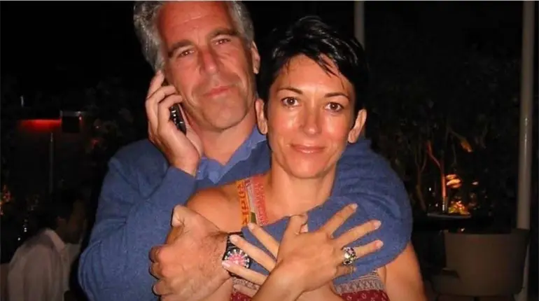Exnovia de Epstein se dice abierta a entrevista con el Congreso si le dan inmunidad