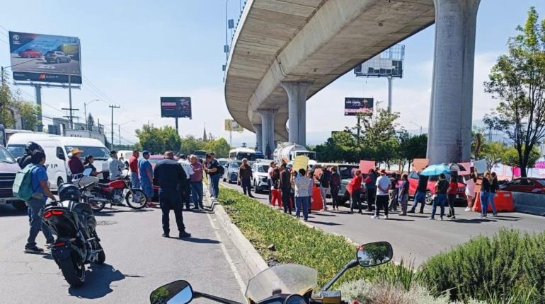 Bloquean comerciantes vialidades de CDMX en protesta contra "abasto popular"