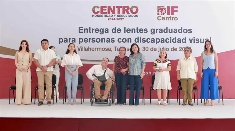 Concluye Centro primera fase de entrega de lentes graduados a personas con discapacidad visual