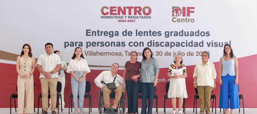 Concluye Centro primera fase de entrega de lentes graduados a personas con discapacidad visual Concluye Centro primera fase de entrega de lentes graduados a personas con discapacidad visual