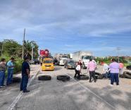 Bloquean por 10 horas la vía Escárcega – Villahermosa habitantes de Palizada; manifestantes se retiraron sin solución