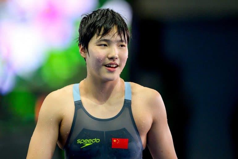 Nadadora de 12 años, gana bronce con el equipo chino en 4x200 libre Nadadora de 12 años, gana bronce con el equipo chino en 4x200 libre