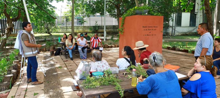 Clausura Ayuntamiento de Centro cursos del Taller de Huertos Ciudadanos en Parque La Pólvora Clausura Ayuntamiento de Centro cursos del Taller de Huertos Ciudadanos en Parque La Pólvora