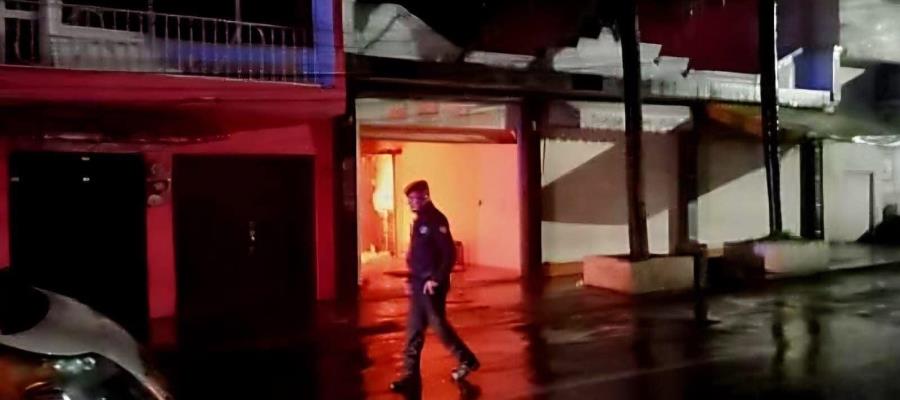 Grupo armado balea e incendia casa de alcaldesa de Queréndaro, Michoacán