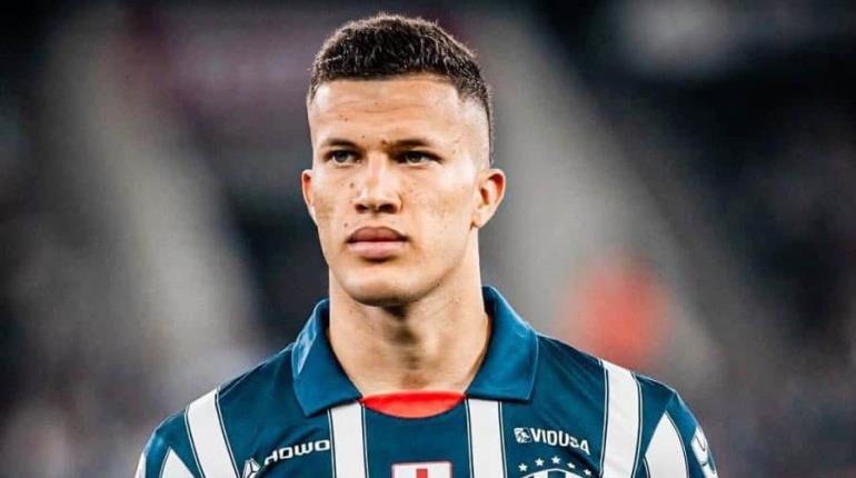Nelson Deossa se despide de Rayados y llega al Betis