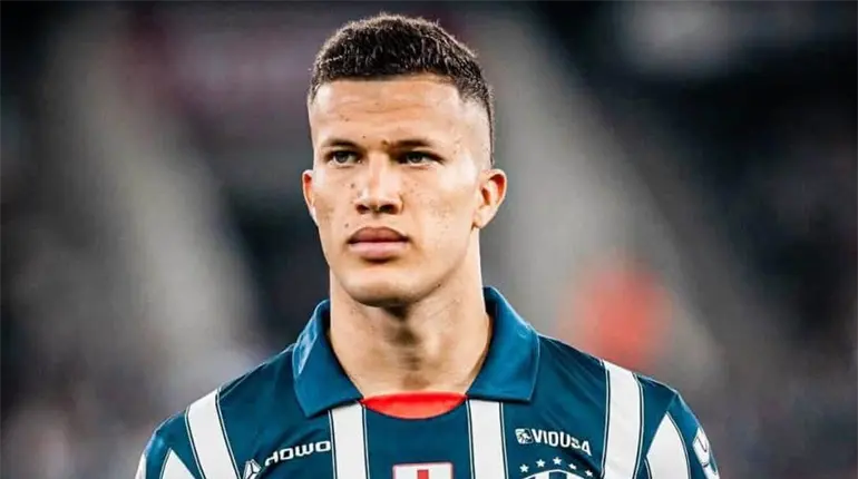 Nelson Deossa se despide de Rayados y llega al Betis
