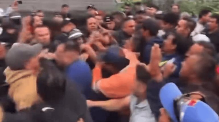 Disputa entre alcaldes morenistas deja dos policías lesionados en Edomex