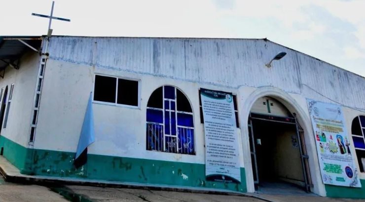 Hombre armado y menor asaltan a feligreses en capilla de Veracruz Hombre armado y menor asaltan a feligreses en capilla de Veracruz