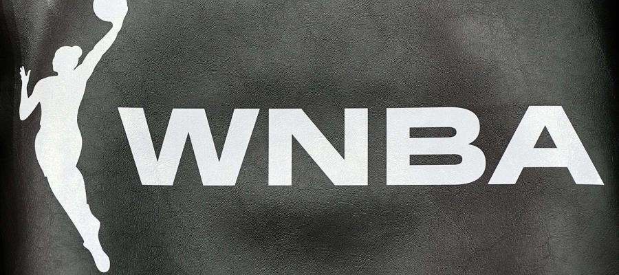 Arrestan a aficionado que lanzó juguete sexual a la duela en la WNBA