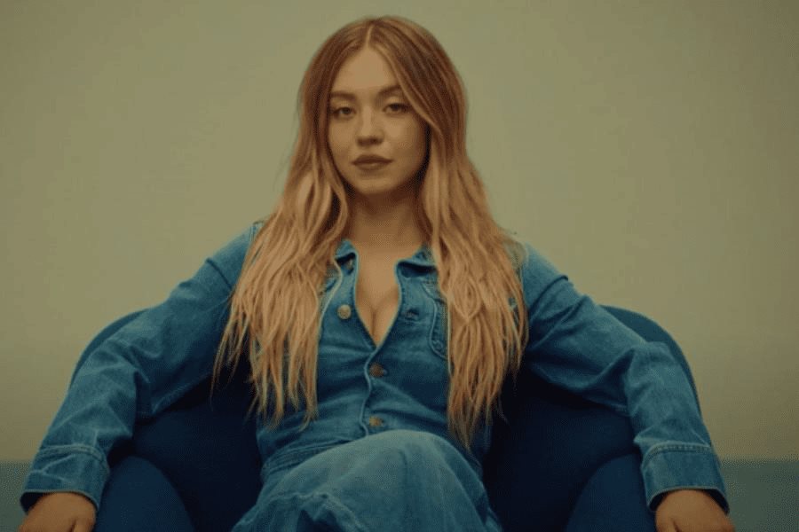 Trump respalda a Sydney Sweeney tras comercial polémico y arremete contra Taylor Swift
