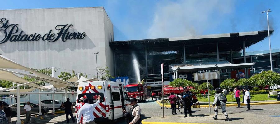 Caos y heridos deja explosión en Altabrisa Villahermosa
