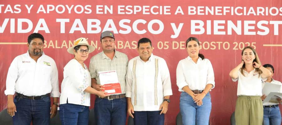 Entrega gobierno 917 medios de pago para ´Sembrando Vida´ estatal en Balancán y Tenosique
