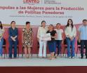 Realizan segunda entrega de aves de traspatio del programa Impulso a las Mujeres de Centro