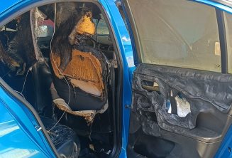 Incendian y balean vehículo en Gaviotas Norte
